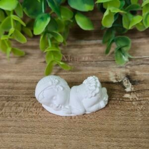 Малко бебе момиче