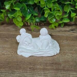 Бебе на възглавница