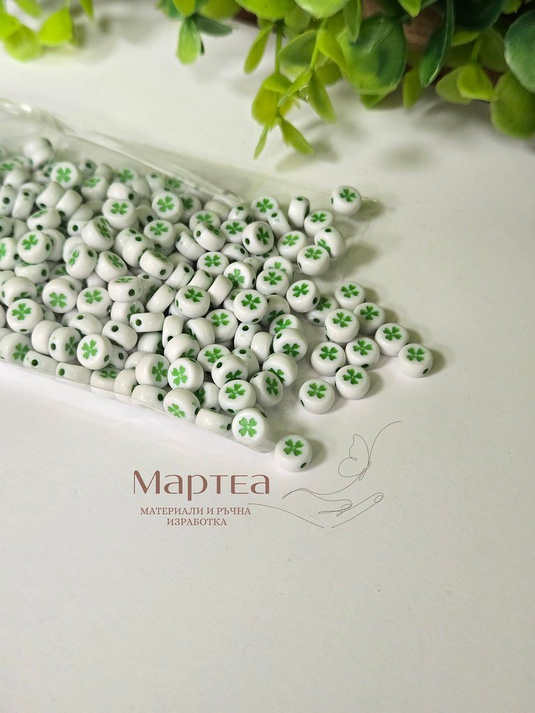 Мънисто кръг с детелина