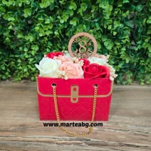 Аранжировка в чантичка - Честит 8ми Март!