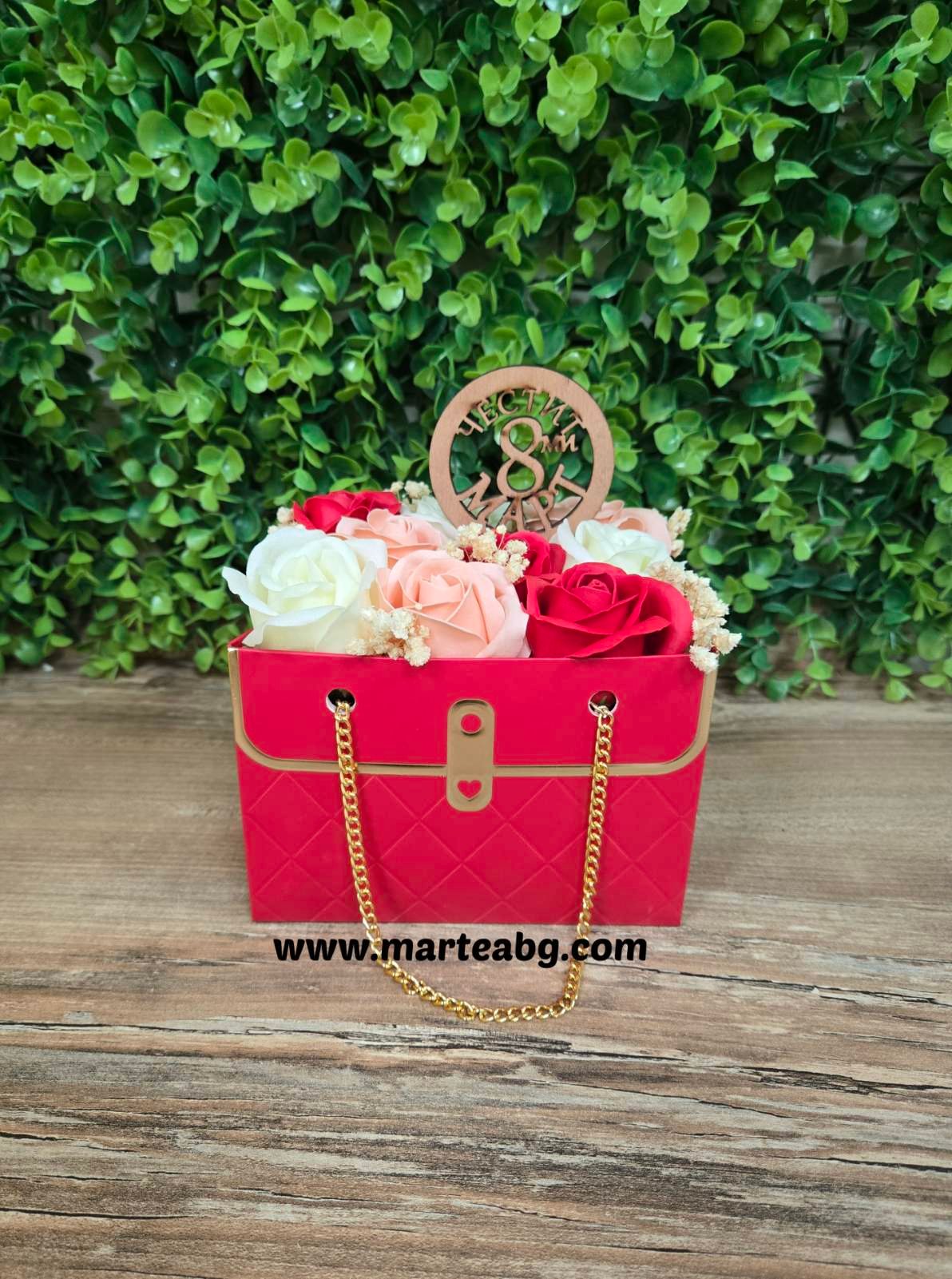 Аранжировка в чантичка - Честит 8ми Март!