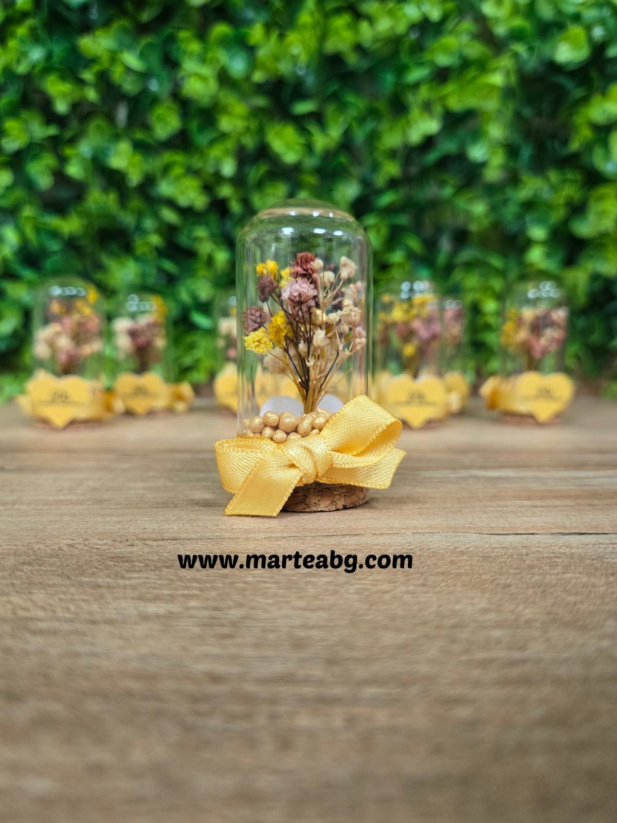 Букет гипсофил в стъклен купол - Image 3