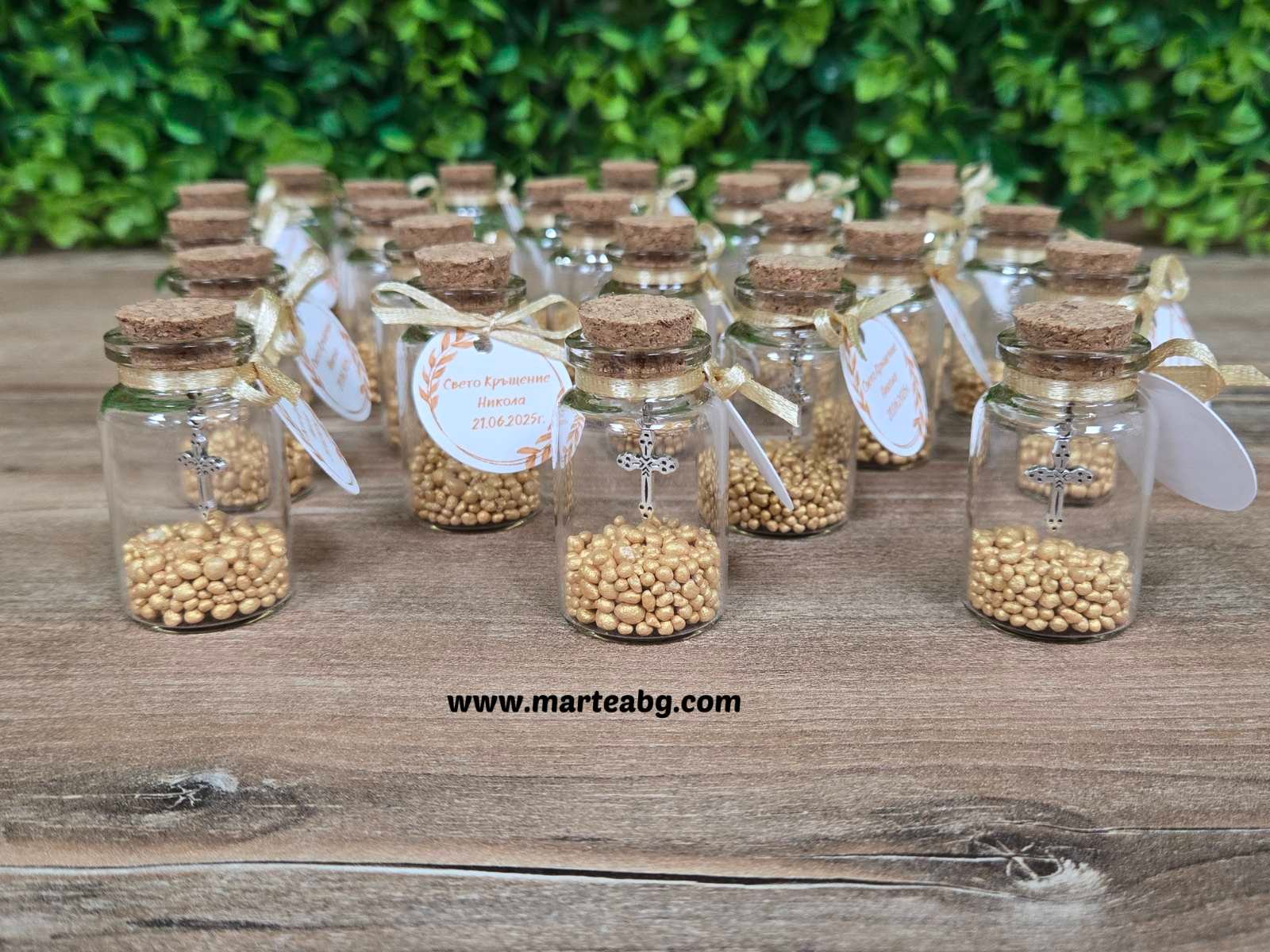 Стъкленица с кръстче