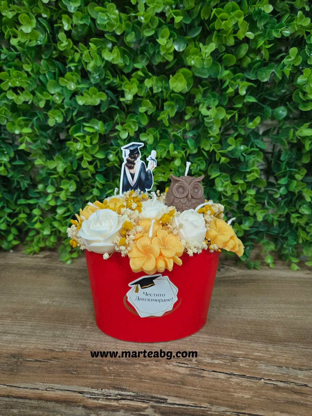 Аранжировка в кутия - flowers - дипломиране