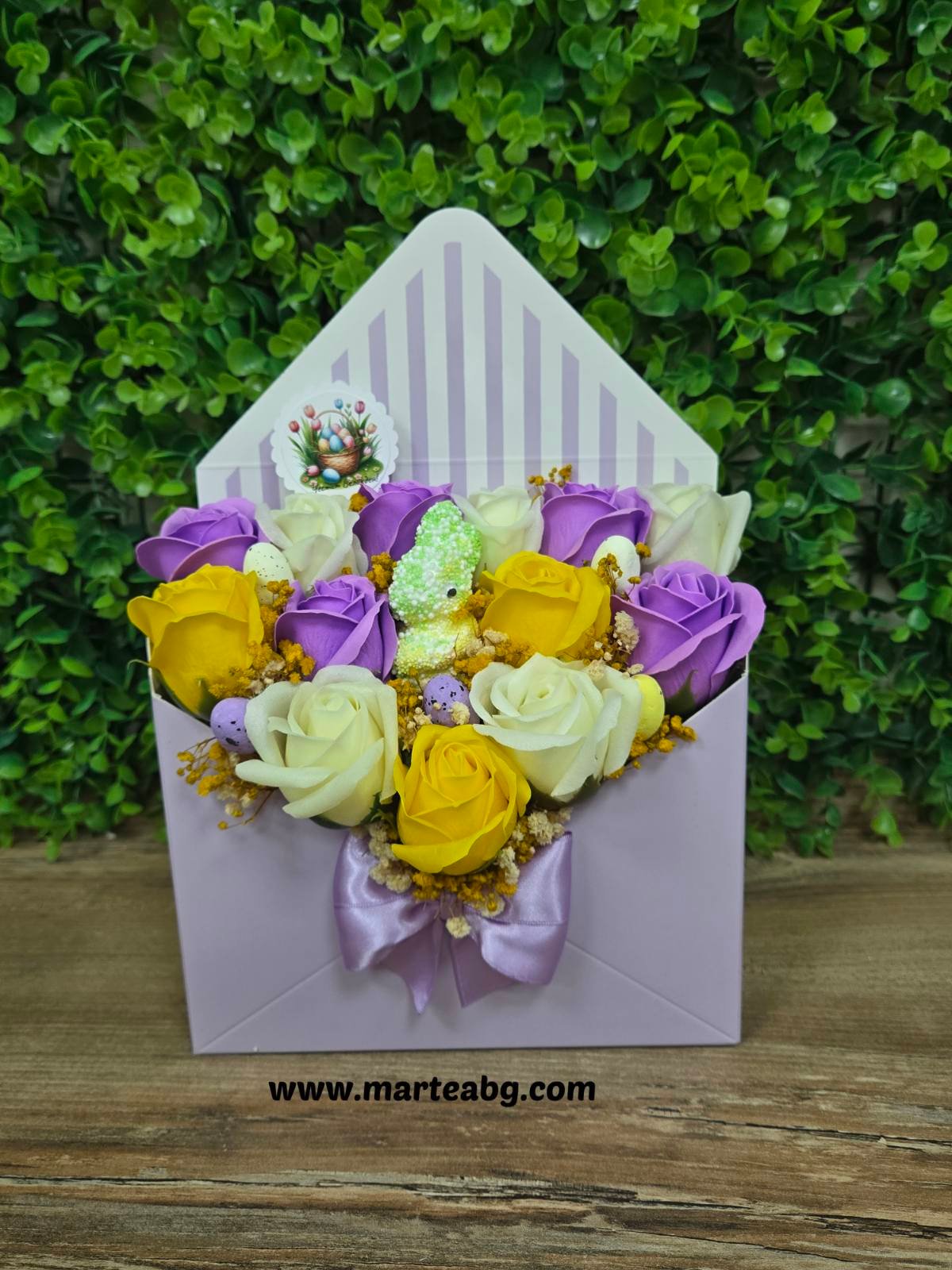 Векденски плик със зайче и яйчица - вариант 3